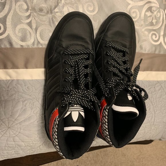 Shoes, no box, smoke free pet free home - Picture 3 of 4